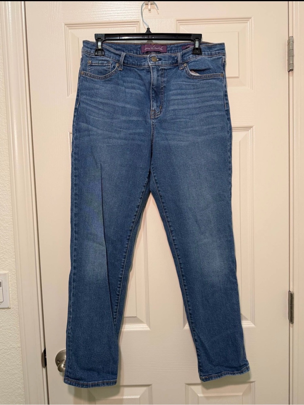 Gloria Vanderbilt Straight Leg Jeans in Blue Denim
